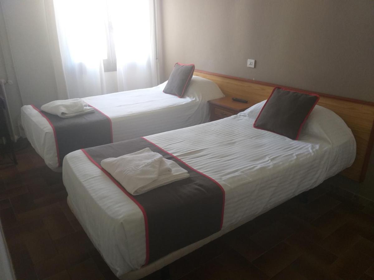 Hostal Alberana Verges Ngoại thất bức ảnh