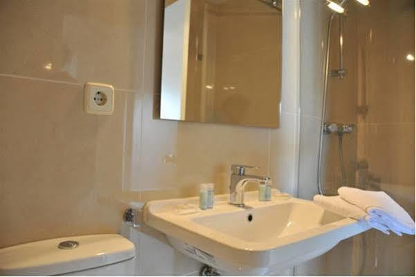 Hostal Alberana Verges Ngoại thất bức ảnh
