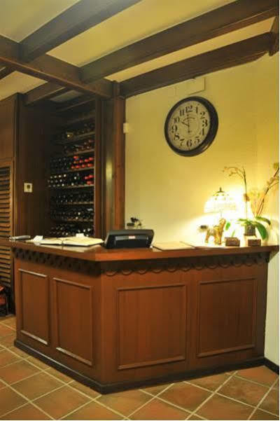 Hostal Alberana Verges Ngoại thất bức ảnh