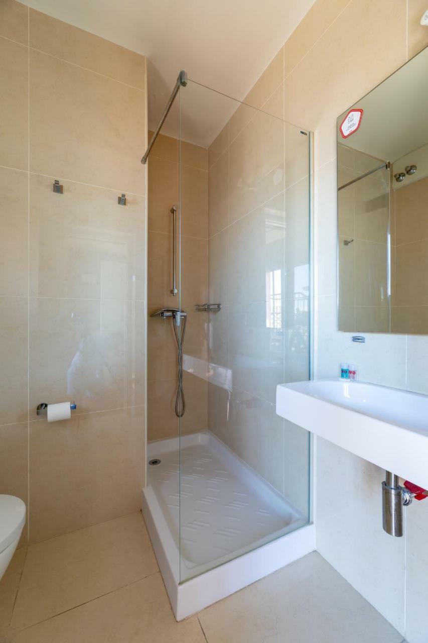 Hostal Alberana Verges Ngoại thất bức ảnh