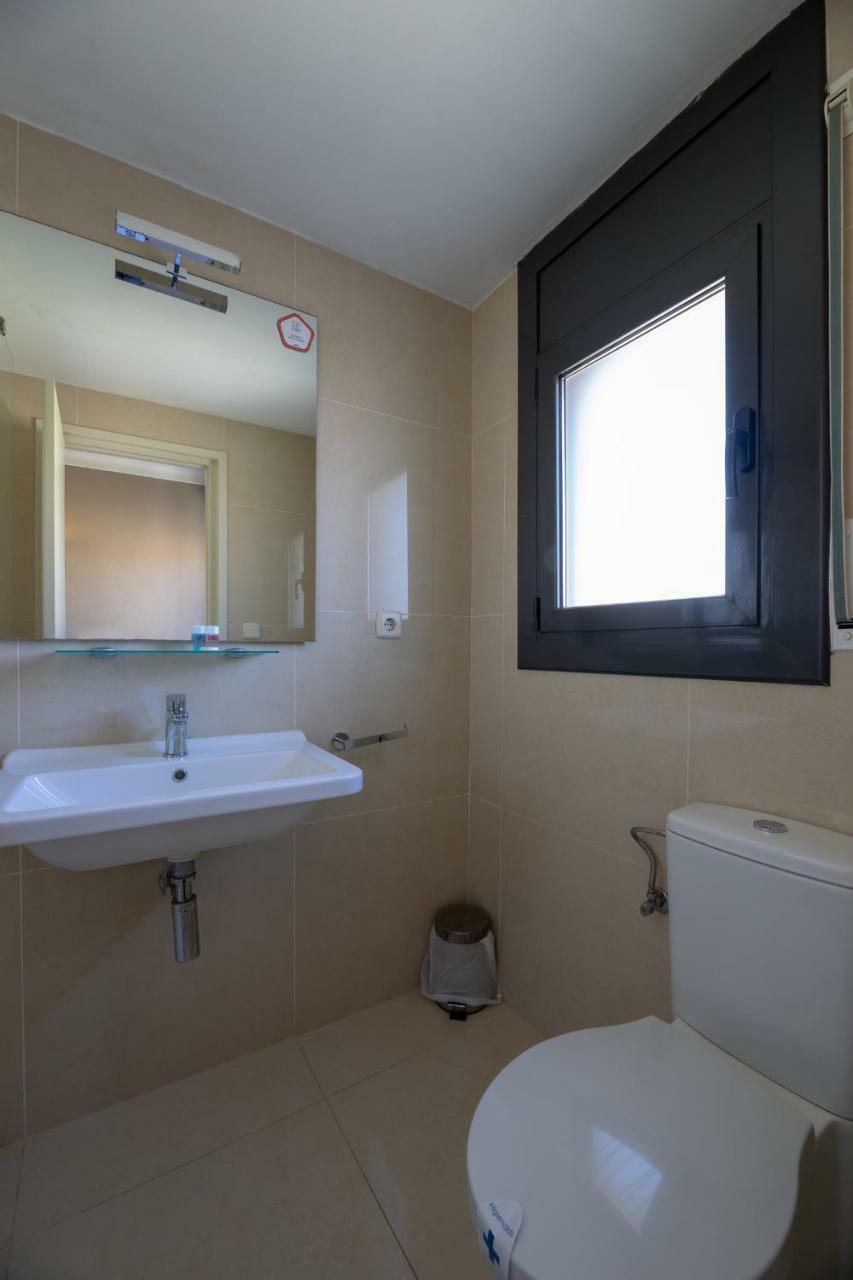 Hostal Alberana Verges Ngoại thất bức ảnh