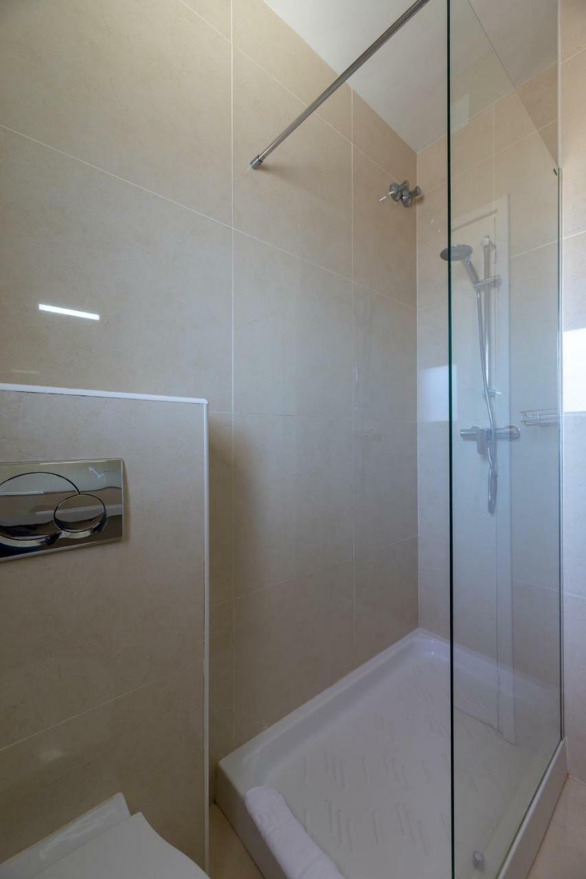 Hostal Alberana Verges Ngoại thất bức ảnh