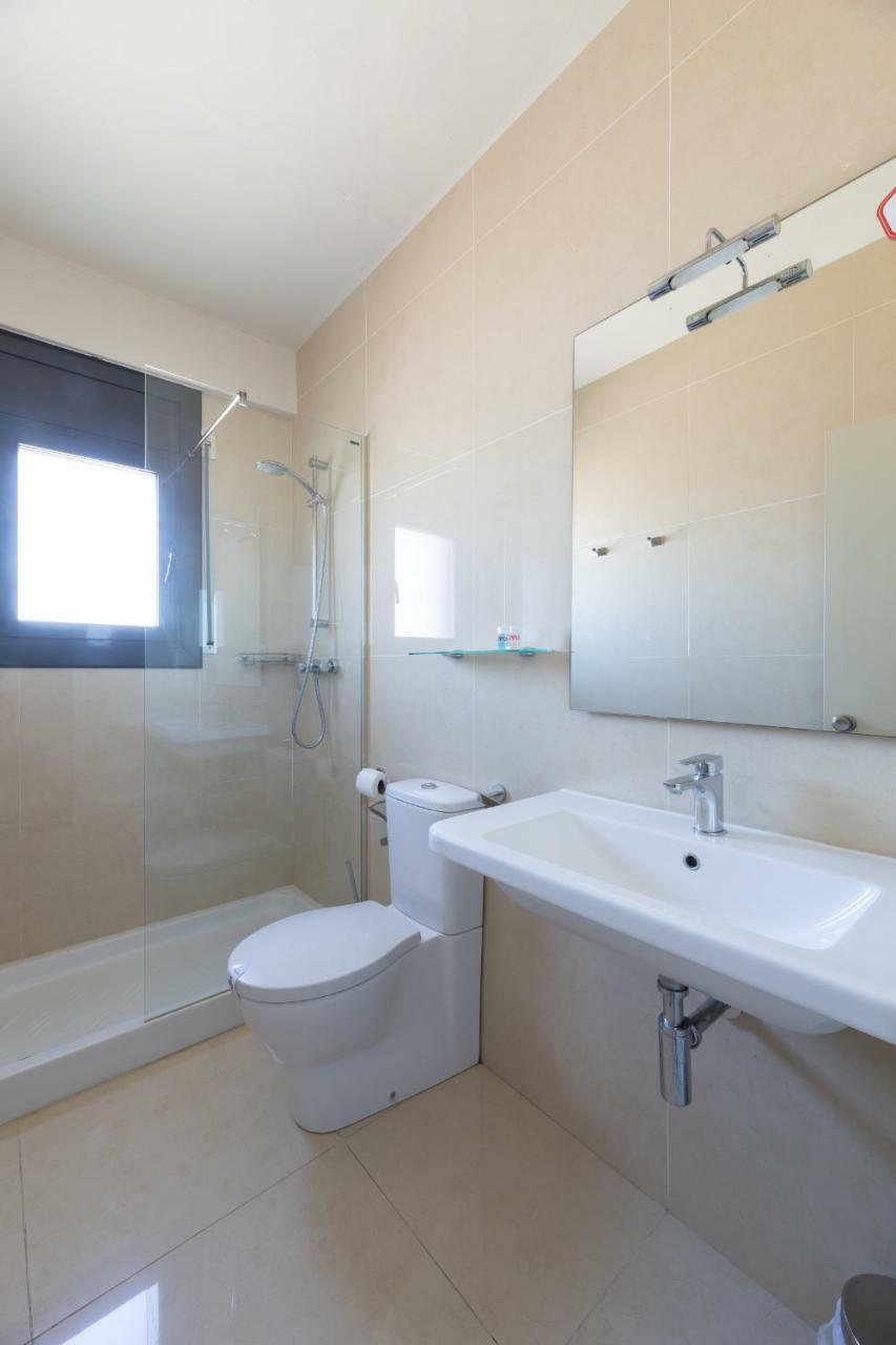 Hostal Alberana Verges Ngoại thất bức ảnh