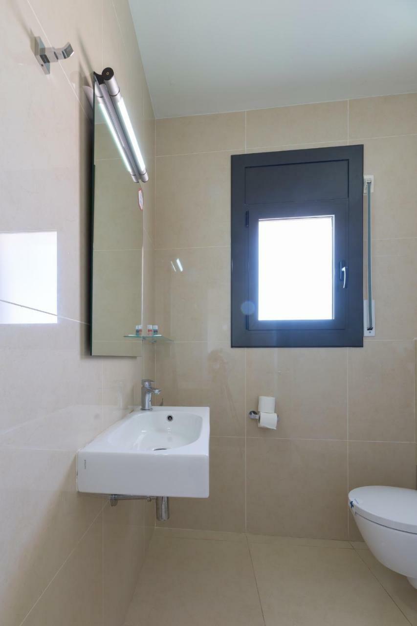 Hostal Alberana Verges Ngoại thất bức ảnh