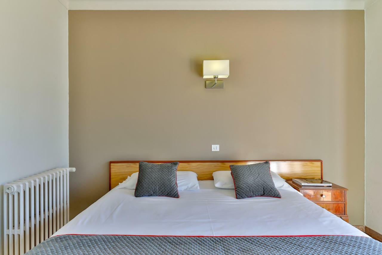 Hostal Alberana Verges Ngoại thất bức ảnh