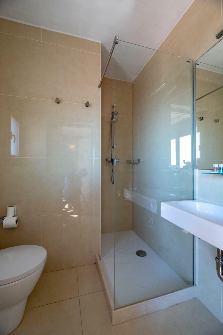 Hostal Alberana Verges Ngoại thất bức ảnh