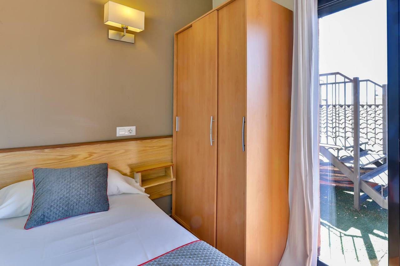 Hostal Alberana Verges Ngoại thất bức ảnh
