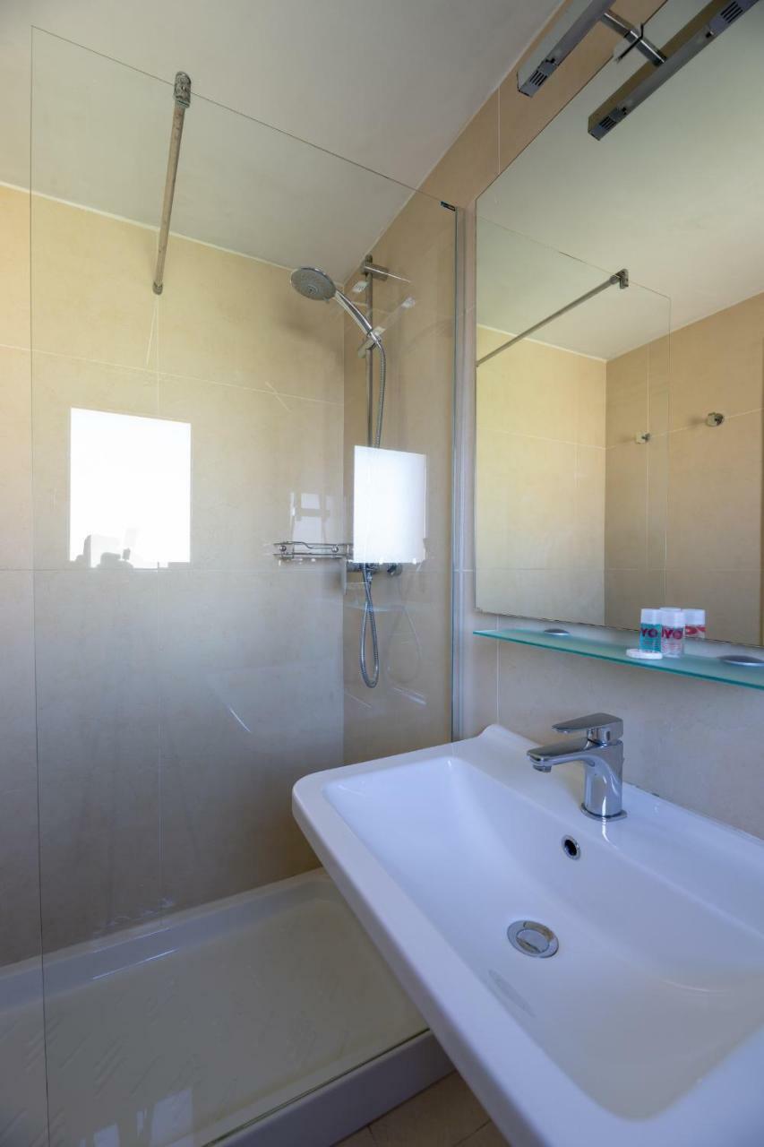 Hostal Alberana Verges Ngoại thất bức ảnh