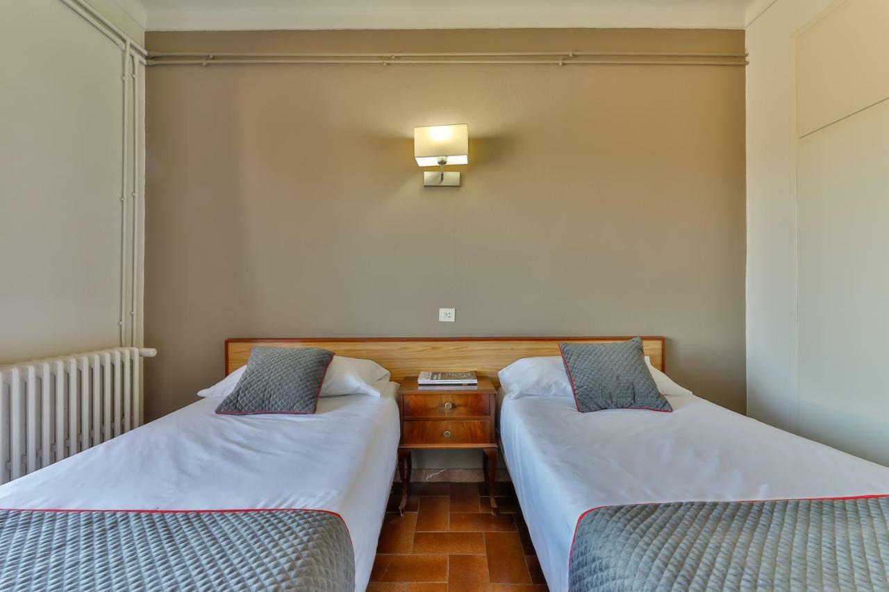 Hostal Alberana Verges Ngoại thất bức ảnh
