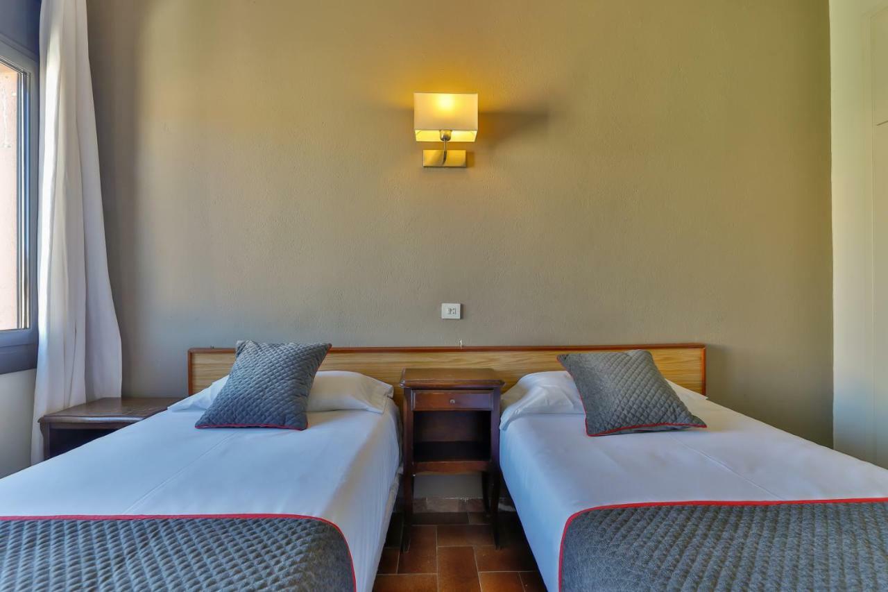 Hostal Alberana Verges Ngoại thất bức ảnh