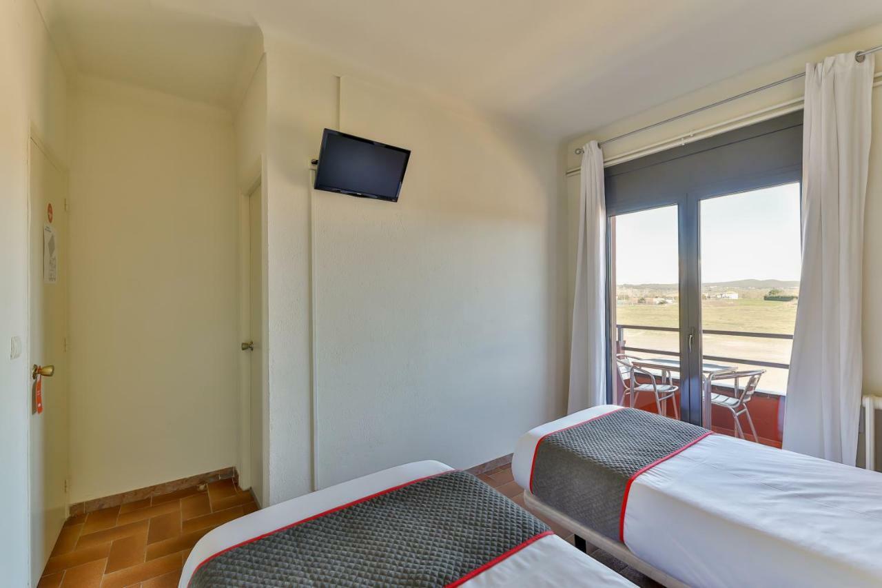 Hostal Alberana Verges Ngoại thất bức ảnh